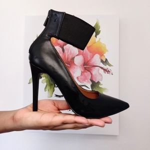 Dollhouse heel with black band